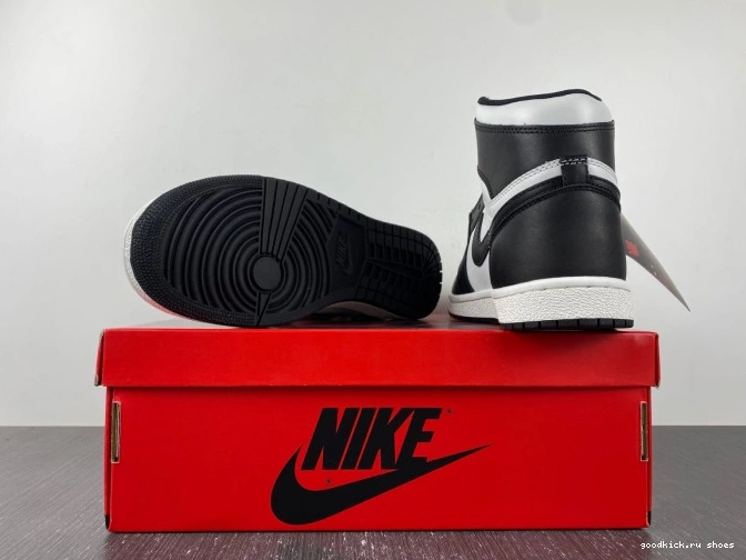 High (2023) 85 Black Jordan Retro White 1 BQ4422-001 0817